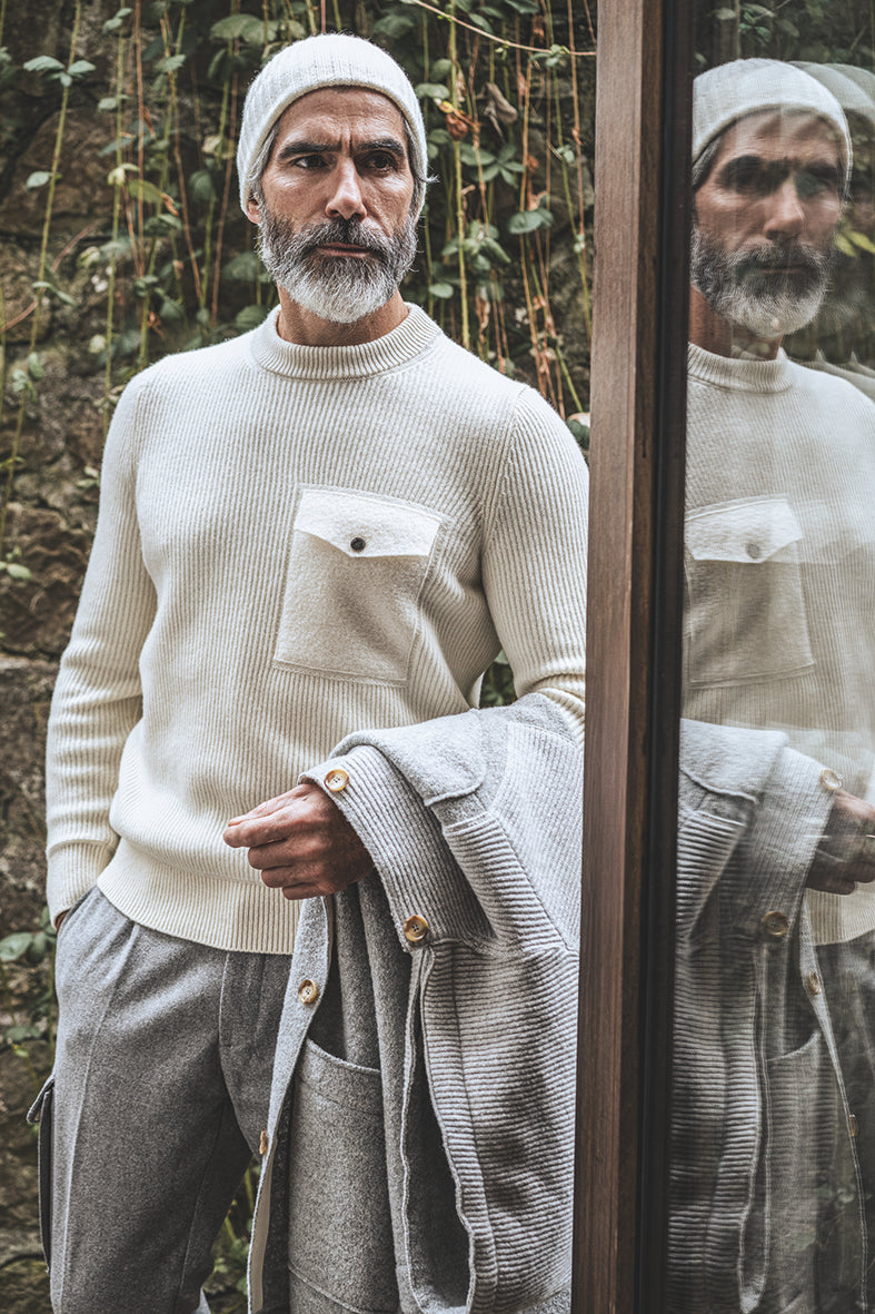 Rundhalspullover aus supersofter Lambswool, relaxed fit