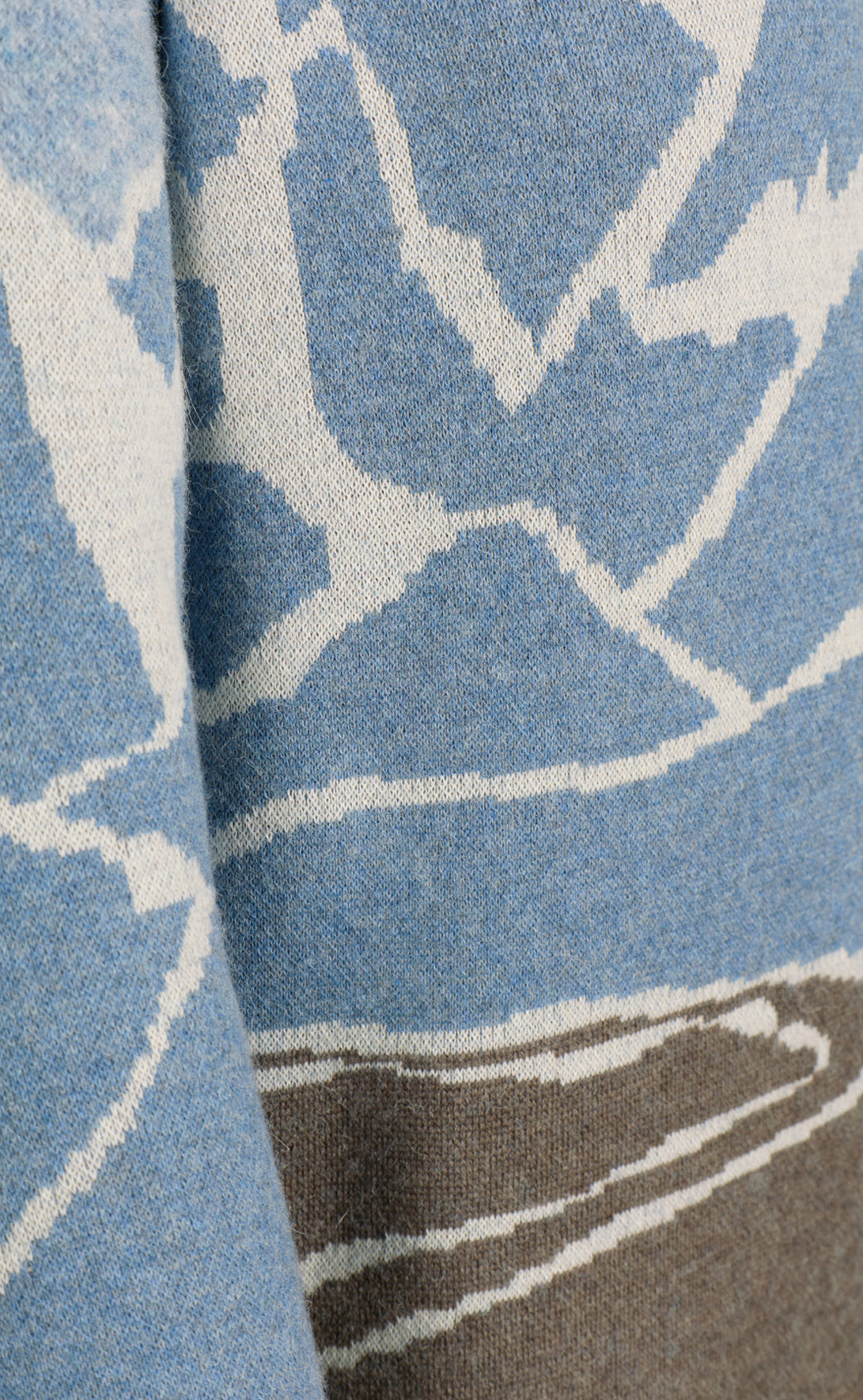 Rundhalspullover mit Alpin-Bergmotiv, modern fit